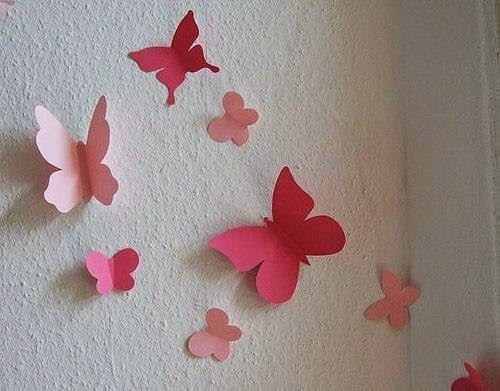 des papillons sur les murs