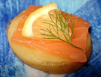 Canapés de pomme de terre au saumon