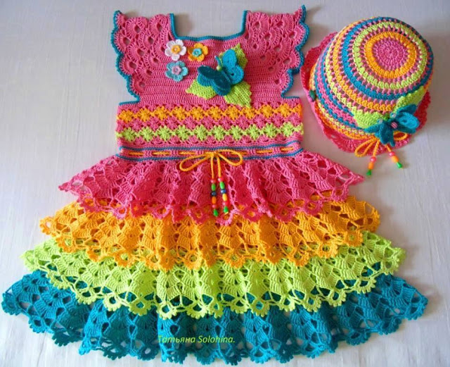 Robe multicolore au crochet